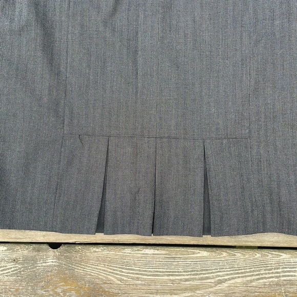 Cleo 2 piece Skirt Set Made In Canada - Picture 11 of 11